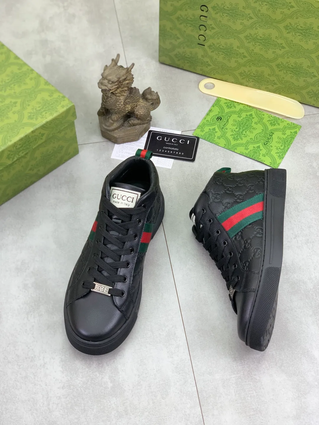 Men's shoes 💰P460 💰[New style]🆘 The latest model from Gucci GUCCI official website 🎁Classic casual fashion high-top men's shoes 👟Hot style 💥The version is simple and elegant, exclusive for trendy men. Unique official website latest brand elements 👑Gucci original decoration, fashionable and generous, original soft calfskin fabric➕Comfortable soft first-layer pigskin lining ✅The official website specifies the wear-resistant casual outsole, the classic model is taken in kind🎬Color: 4️⃣colors available😍Number: 38-44